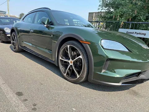 2025 Porsche Taycan Cross Turismo 4S