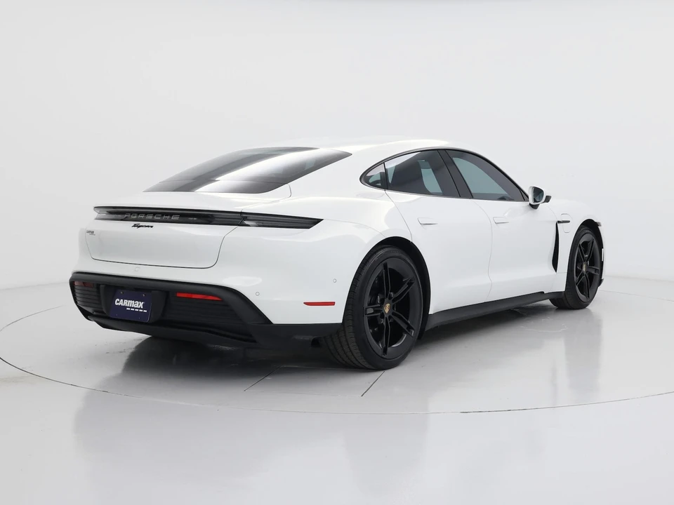 2025 Porsche Taycan - Image 9 of 26