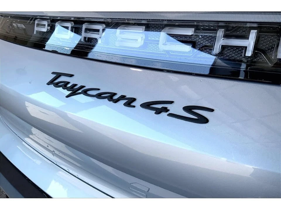 2025 Porsche Taycan - Image 15 of 20