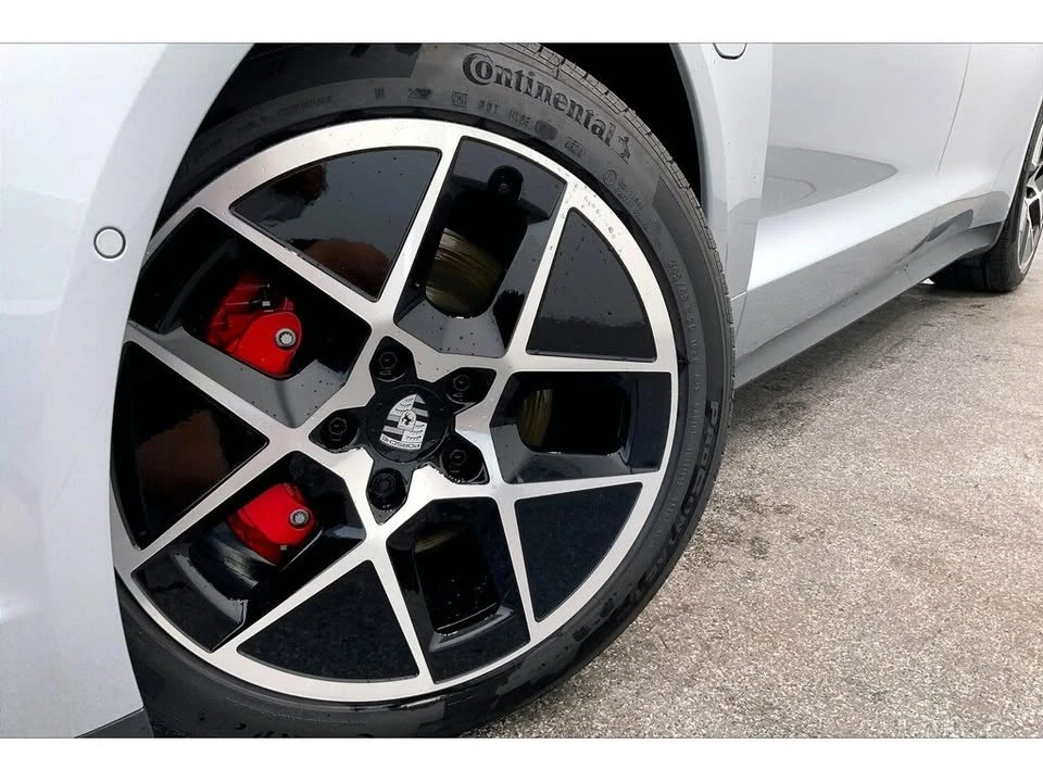 2025 Porsche Taycan - Image 17 of 20