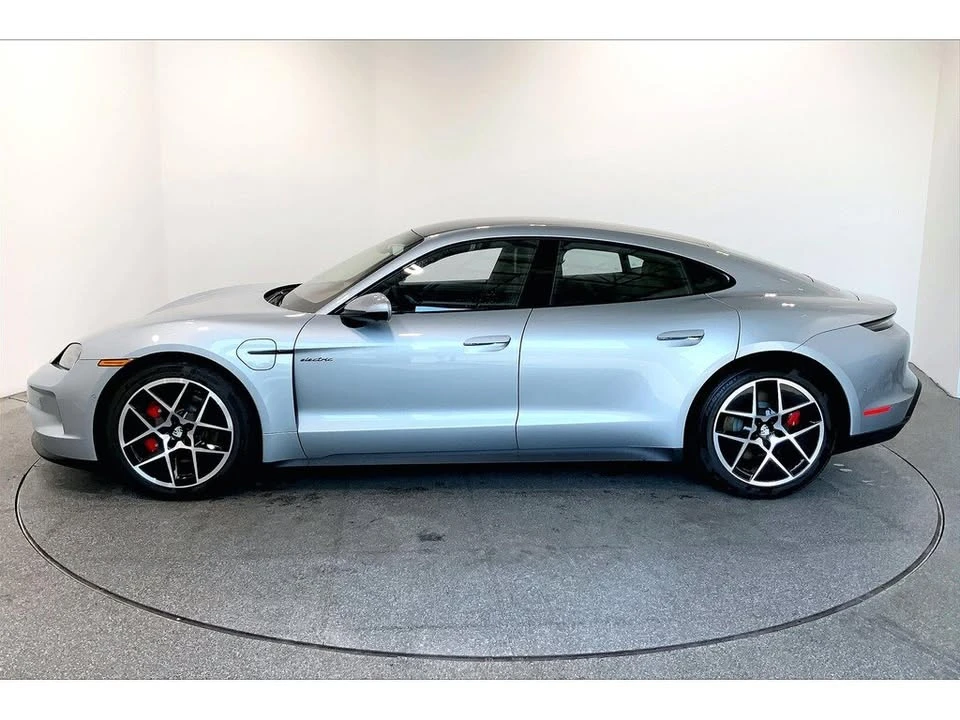 2025 Porsche Taycan - Image 8 of 20
