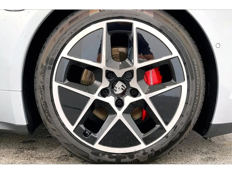 2025 Porsche Taycan - Image 19 of 20