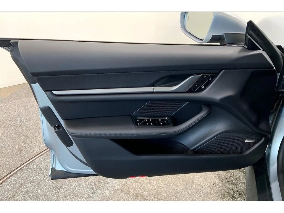 2025 Porsche Taycan - Image 20 of 20