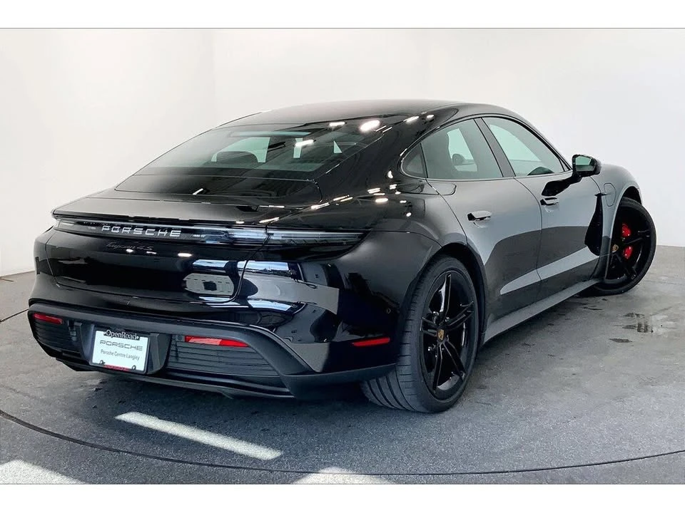 2025 Porsche Taycan - Image 5 of 18