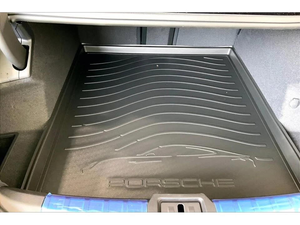 2025 Porsche Taycan - Image 15 of 18