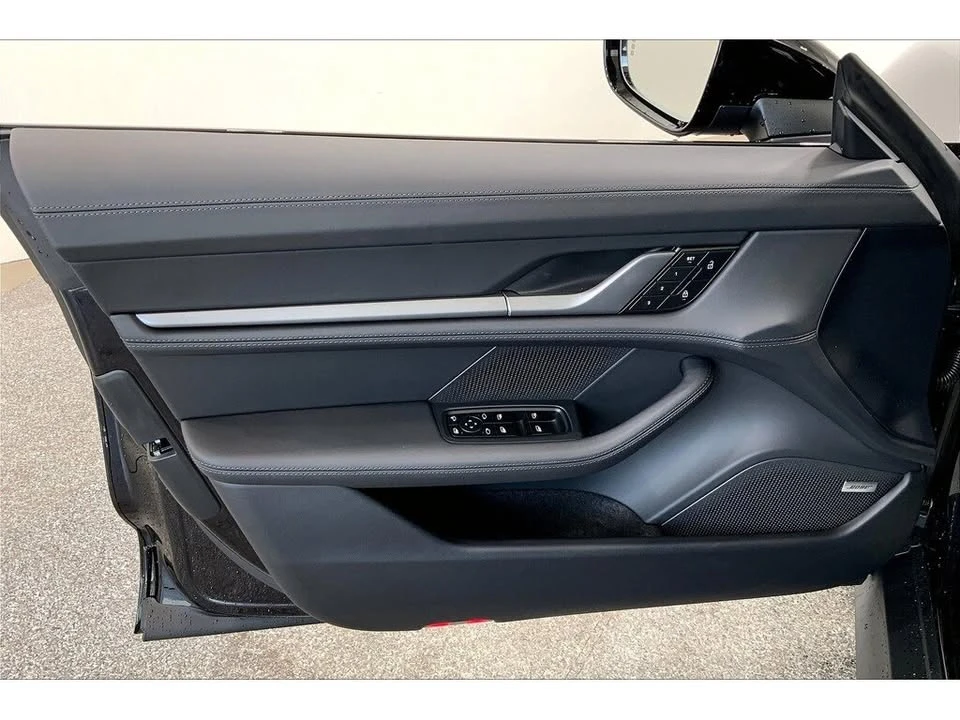 2025 Porsche Taycan - Image 18 of 18