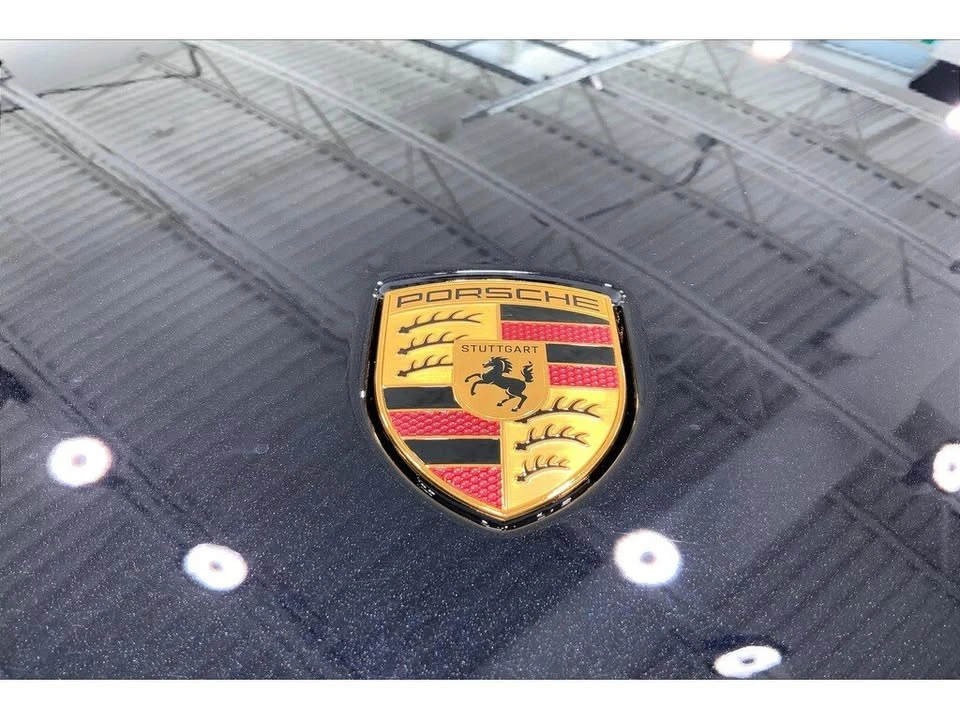 2025 Porsche Taycan - Image 10 of 18