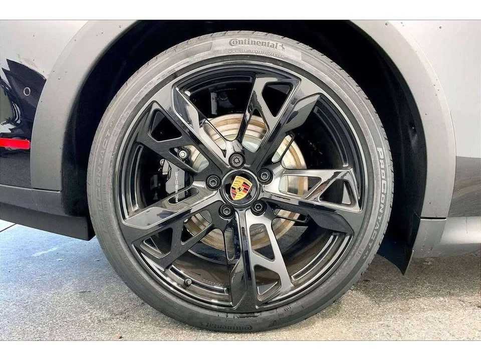2025 Porsche Taycan - Image 17 of 20