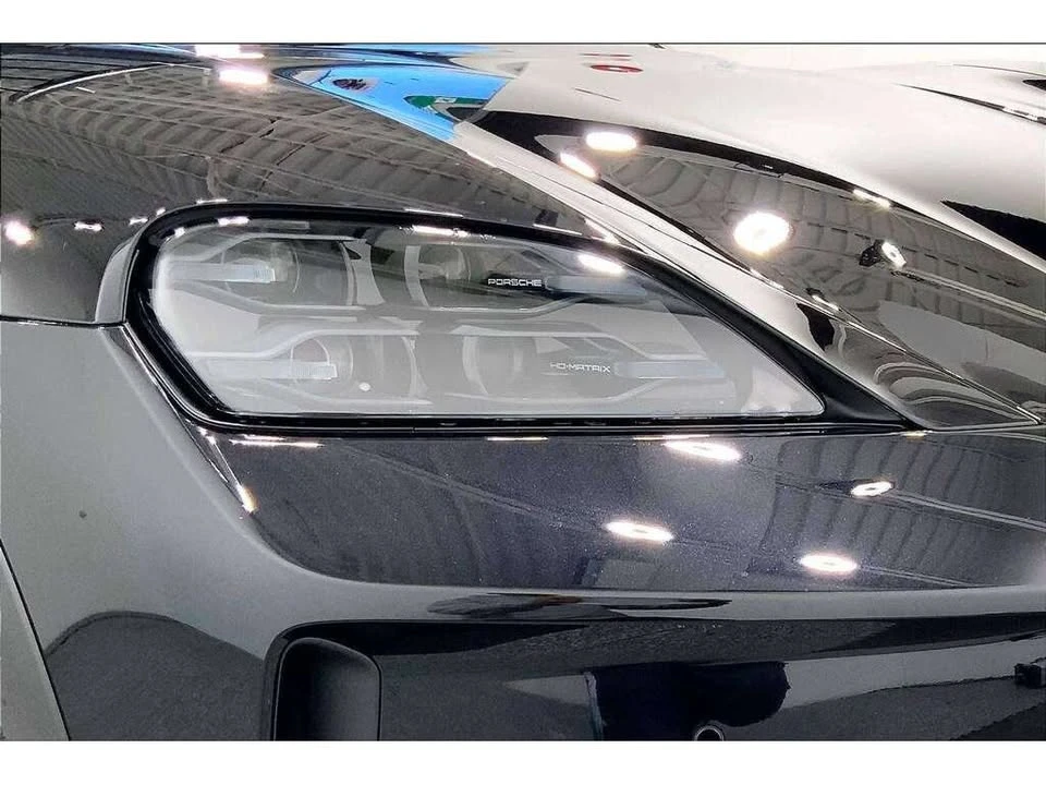 2025 Porsche Taycan - Image 10 of 20