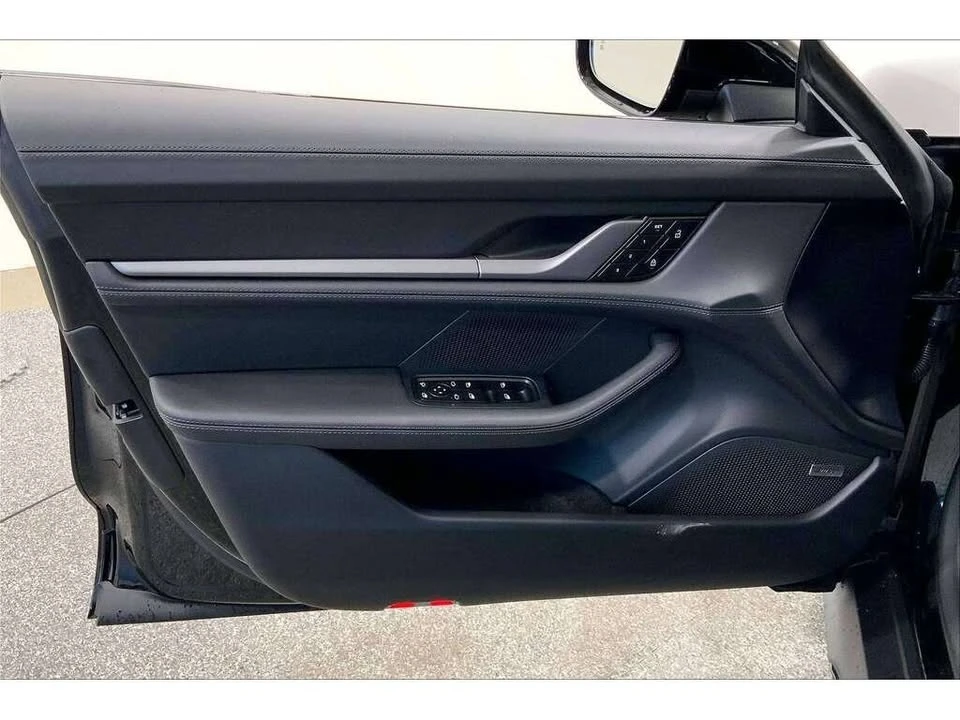 2025 Porsche Taycan - Image 19 of 20