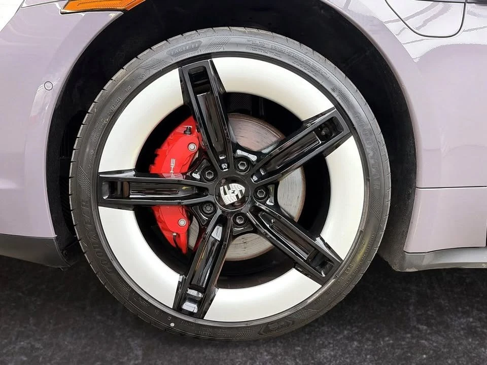 2025 Porsche Taycan - Image 9 of 10