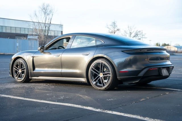 2025 Porsche Taycan - Image 7 of 18