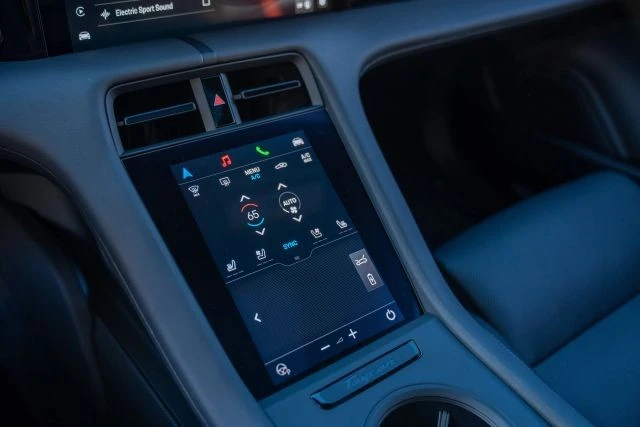 2025 Porsche Taycan - Image 17 of 18
