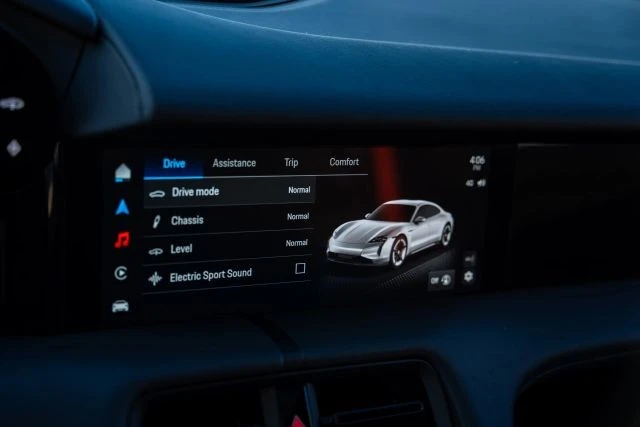 2025 Porsche Taycan - Image 16 of 18