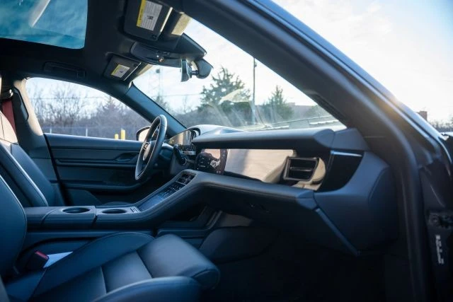 2025 Porsche Taycan - Image 10 of 18