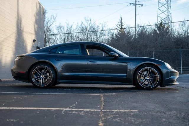 2025 Porsche Taycan - Image 4 of 18