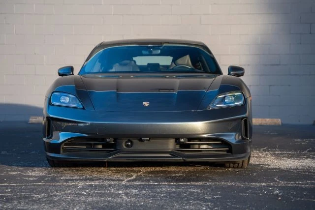 2025 Porsche Taycan - Image 2 of 18