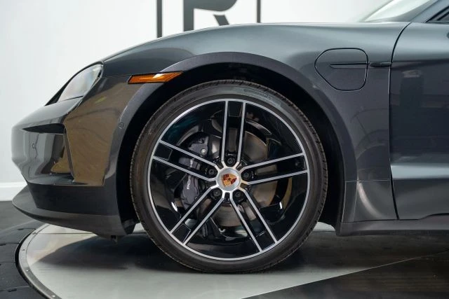 2025 Porsche Taycan - Image 18 of 21