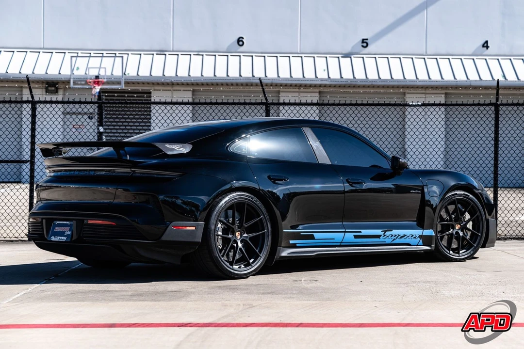 2025 Porsche - Image 5 of 12