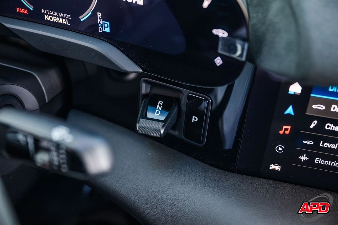 2025 Porsche - Image 9 of 12