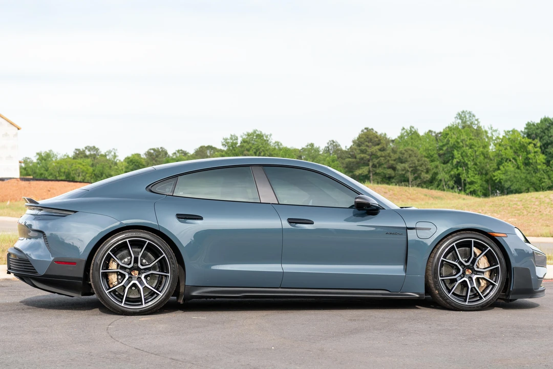 2025 Porsche Taycan Turbo GT - Image 3 of 31