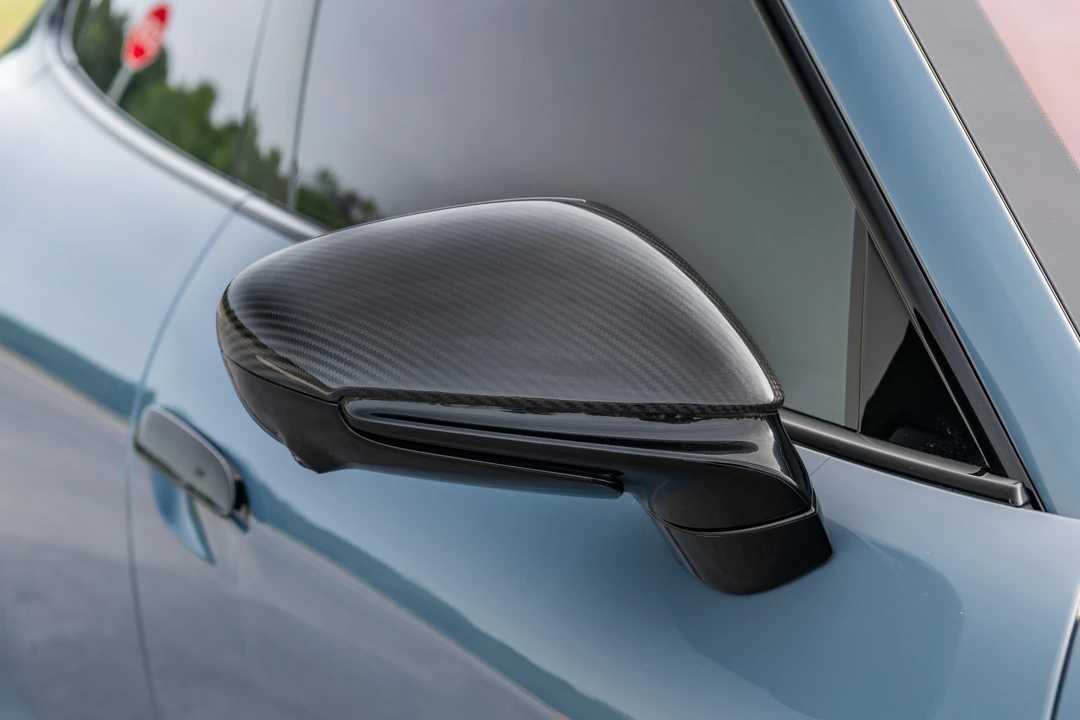 2025 Porsche Taycan Turbo GT - Image 19 of 31