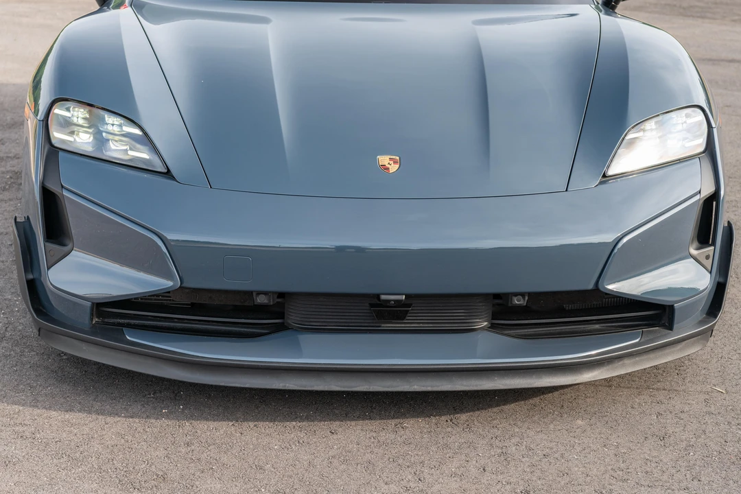 2025 Porsche Taycan Turbo GT - Image 23 of 31