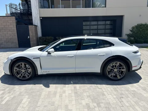 2025 Porsche Taycan Cross Turismo - Image 3 of 31