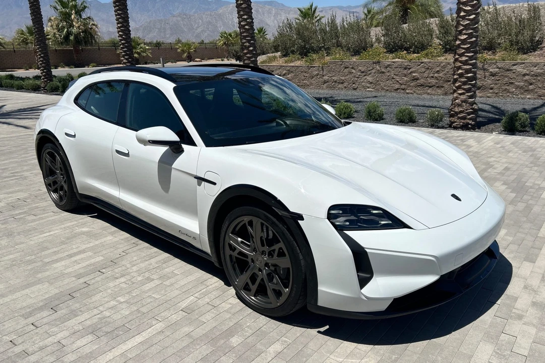 2025 Porsche Taycan Cross Turismo - Image 1 of 31