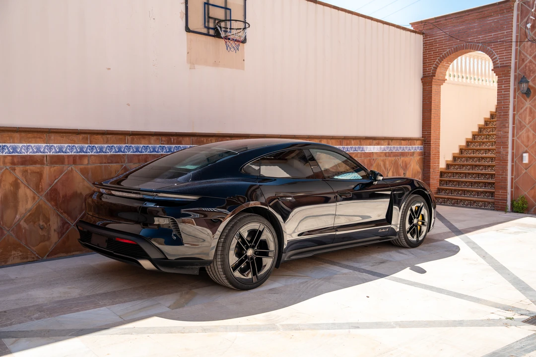 2025 Porsche Taycan Turbo S - Image 7 of 31