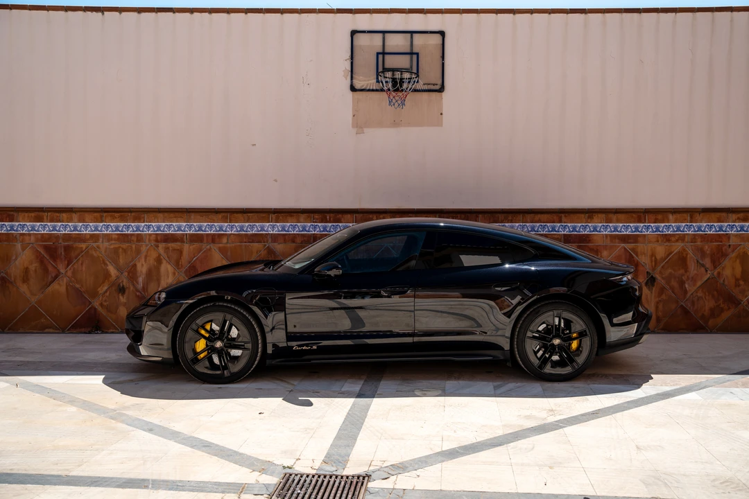 2025 Porsche Taycan Turbo S - Image 4 of 31