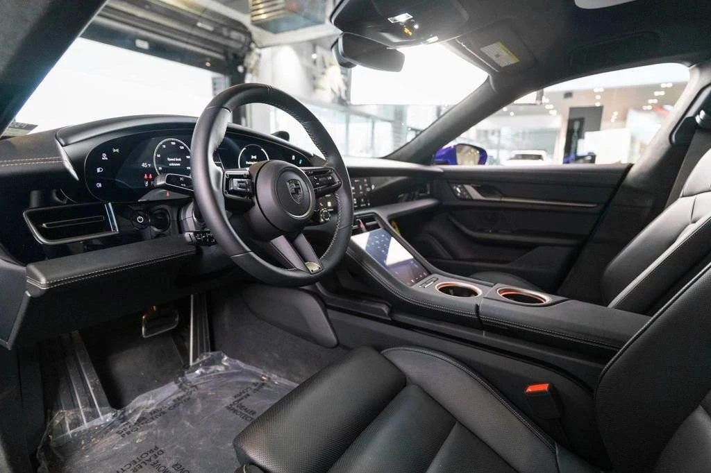 2025 Porsche Taycan Turbo - Image 4 of 5