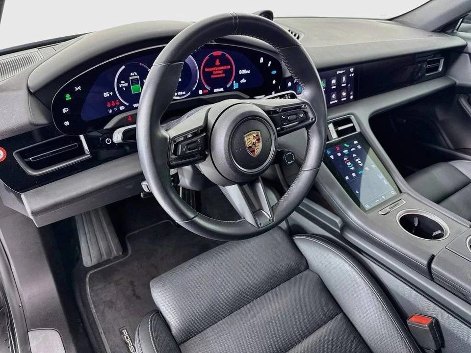 2025 Porsche Taycan - Image 4 of 4