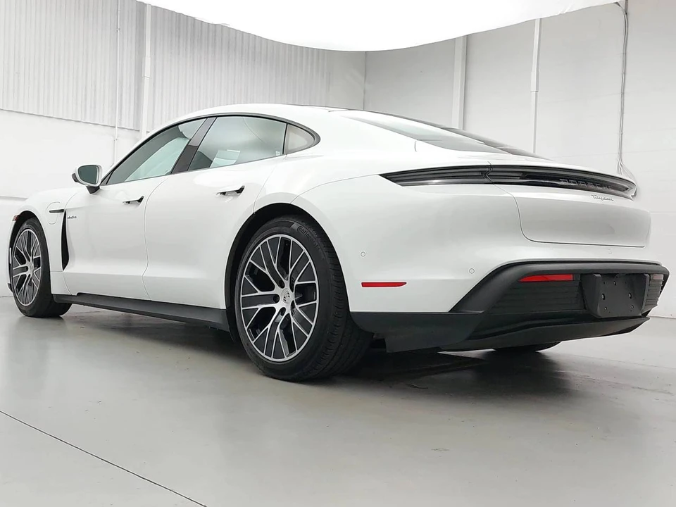 2025 Porsche Taycan - Image 3 of 4