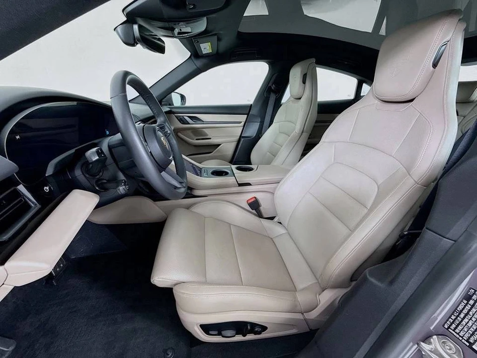 2025 Porsche Taycan - Image 5 of 5