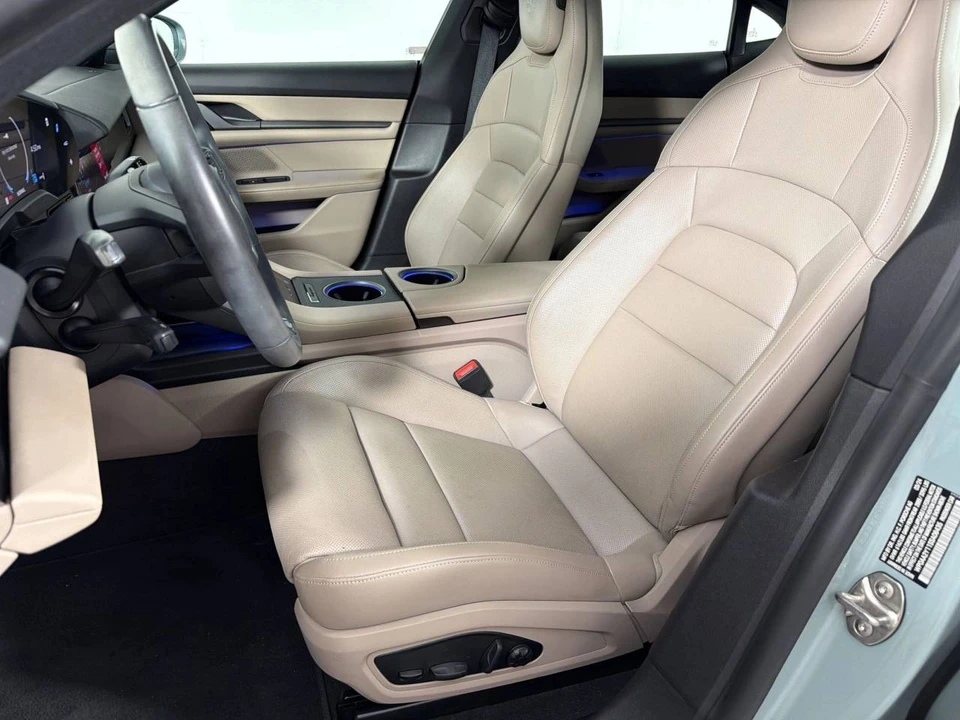 2025 Porsche Taycan - Image 5 of 5
