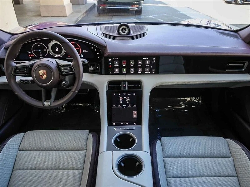 2025 Porsche Taycan - Image 21 of 21