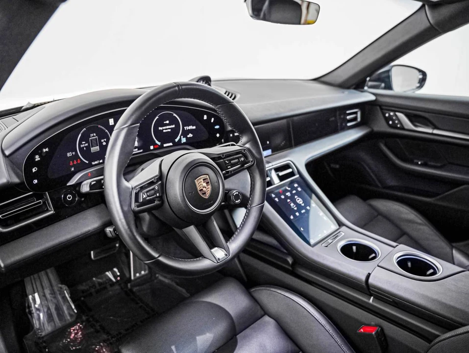 2025 Porsche Taycan - Image 4 of 5