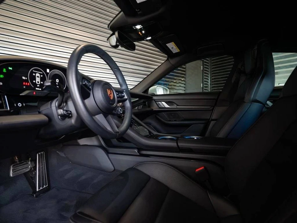 2025 Porsche Taycan - Image 4 of 4