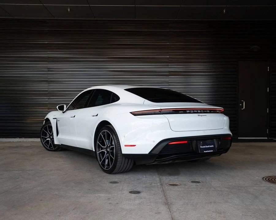 2025 Porsche Taycan - Image 3 of 4