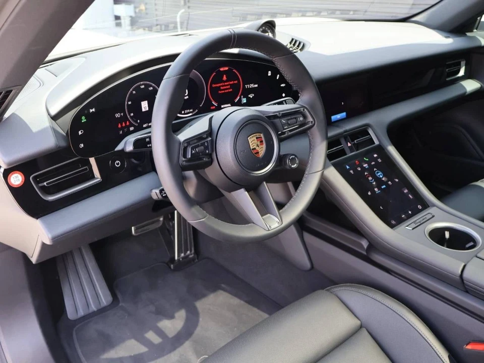 2025 Porsche Taycan - Image 4 of 5