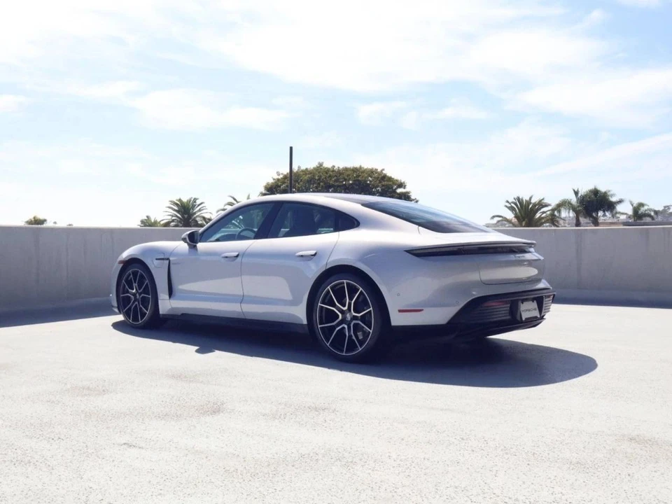 2025 Porsche Taycan - Image 3 of 4