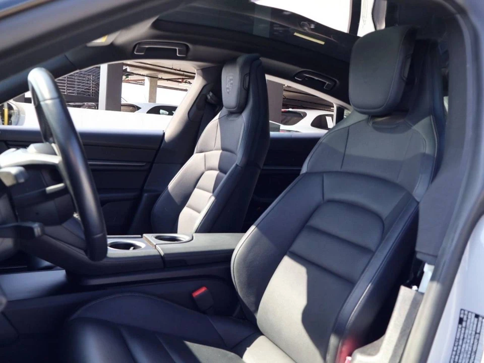 2025 Porsche Taycan - Image 4 of 5
