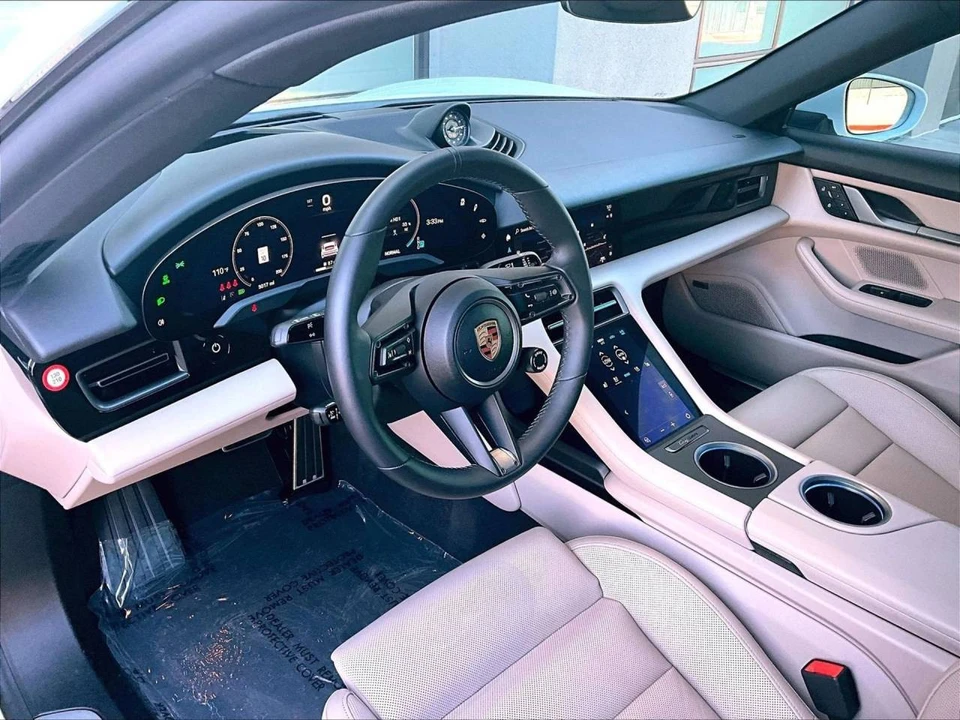 2025 Porsche Taycan - Image 4 of 5