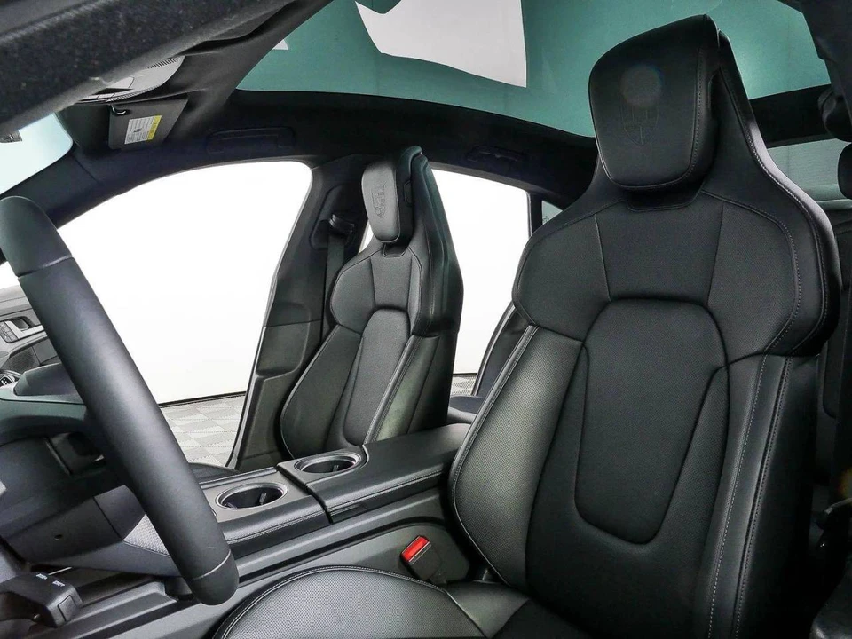 2025 Porsche Taycan - Image 5 of 5