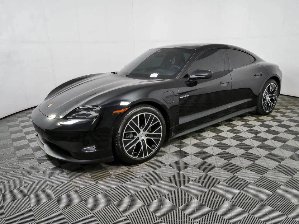 2025 Porsche Taycan - Image 2 of 5