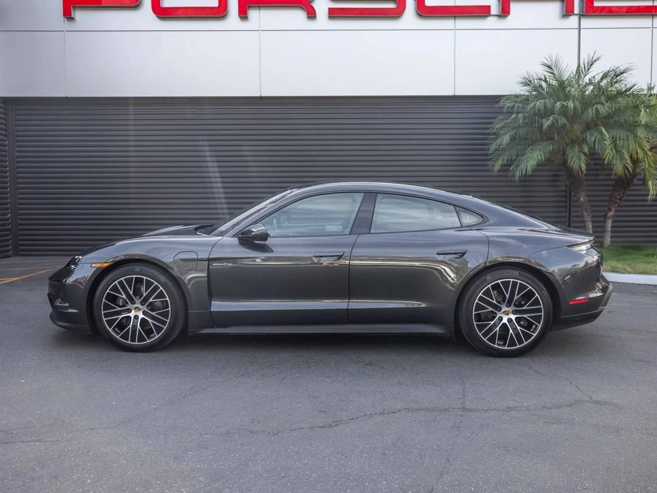 2025 Porsche Taycan - Image 2 of 4