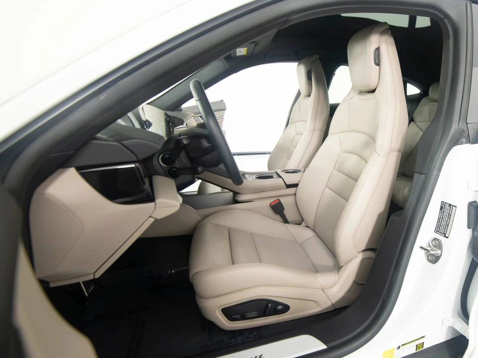 2025 Porsche Taycan - Image 5 of 5