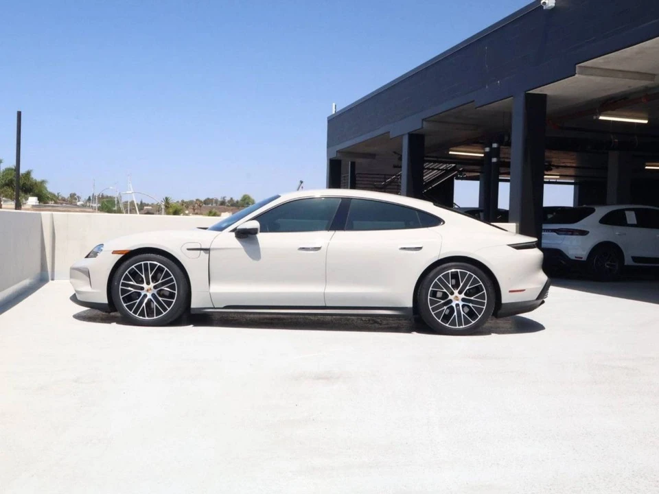 2025 Porsche Taycan - Image 2 of 5