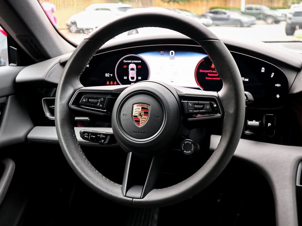 2025 Porsche Taycan - Image 18 of 31